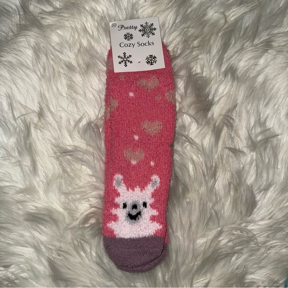 ✨✨5/$10✨✨ Pink Cozy Socks with Heart and Llama Design